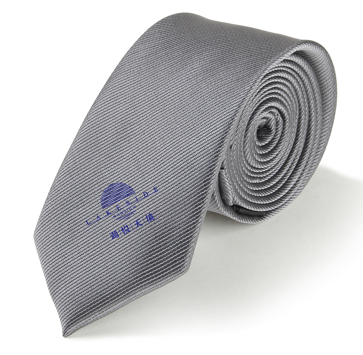 酒店物业 custom uniform case - 张家港当当红青年置业有限公司 - Hotel & Property Management Uniform Case Study photo 1